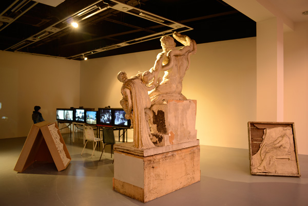 Towards a Newer Laocoön, Installation shot